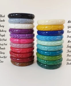 Accessories Bow & Crossbones Elsie Carved Fakelite Bangle - Green