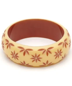 Splendette Wide Carved Bangle Duchess - Lait