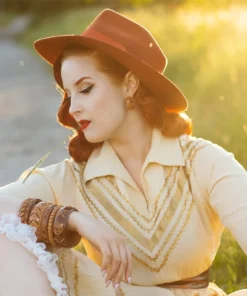 Splendette Wide Almond Carved Bangle